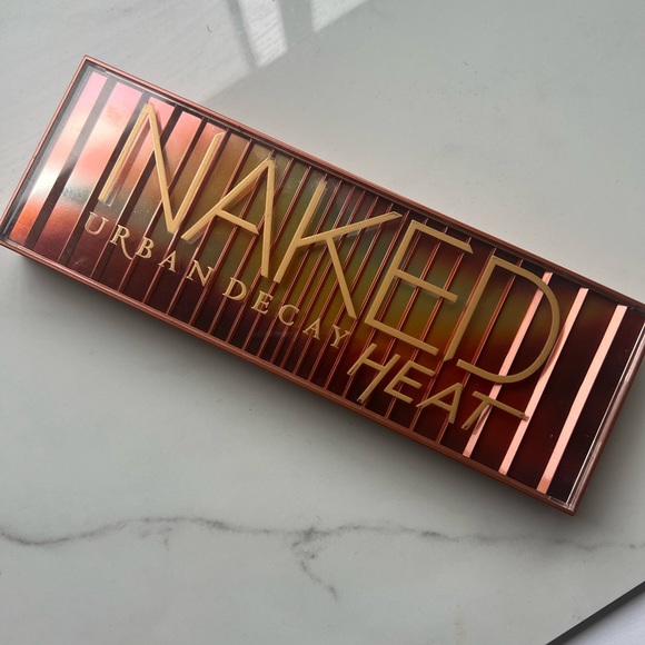 Urban Decay Heat Palette - Picture 2 of 4